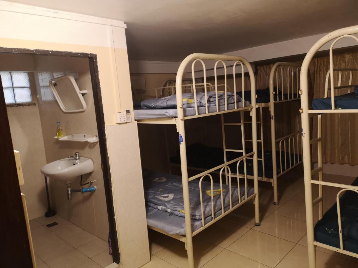 Peri Evi Hostel Phnom Penh Bassac Lane Buitenkant foto