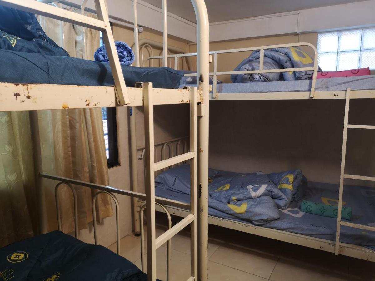 Peri Evi Hostel Phnom Penh Bassac Lane Buitenkant foto