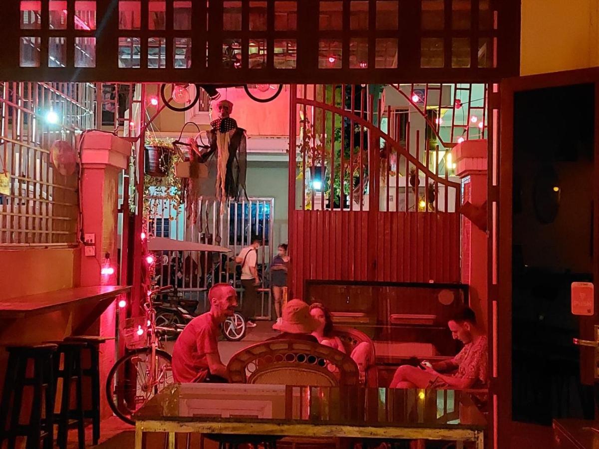 Peri Evi Hostel Phnom Penh Bassac Lane Buitenkant foto